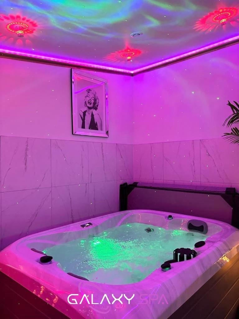 Galaxy Spa - Suite Jupiter Jacuzzi Privatif Champigneulles Exterior foto